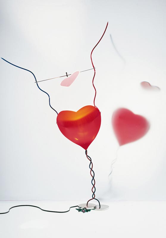 cignoli-elettroforniture-illuminazione-lampada-da-tavolo-one-from-the-heart-ingo-maurer